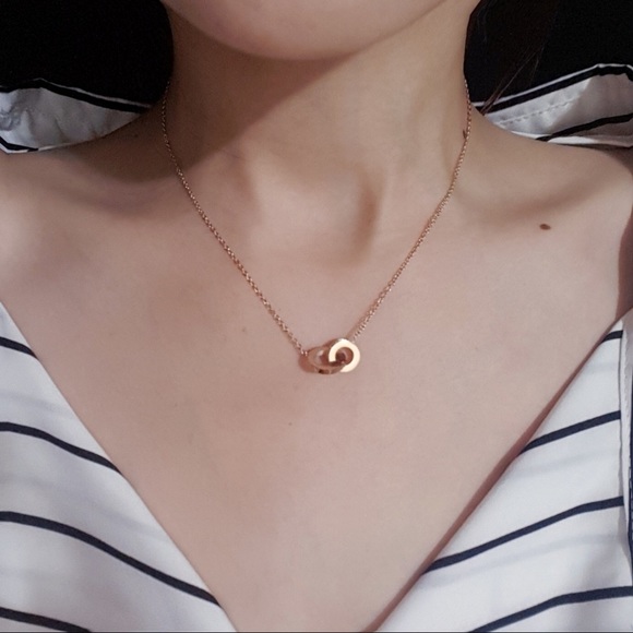 Rose gold pendant necklace - Picture 2 of 8